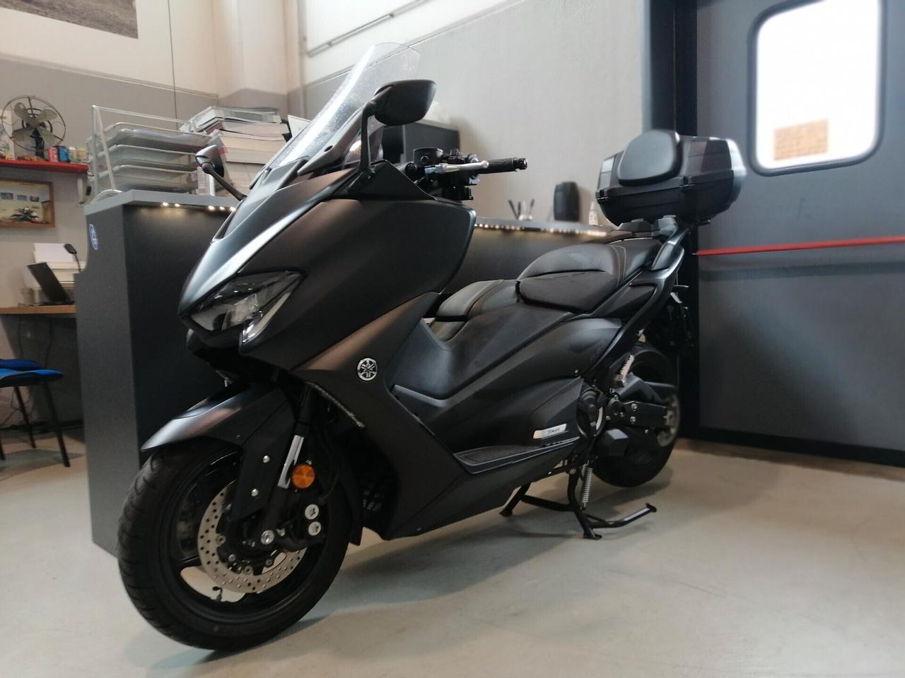 Yamaha TMAX 560