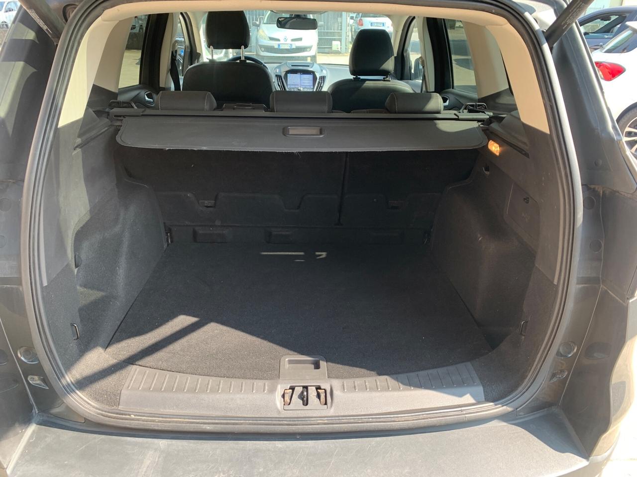 Ford Kuga 1.5 TDCI Powershift