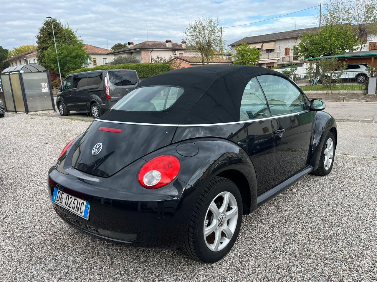 Volkswagen New Beetle 1.6 Cabrio