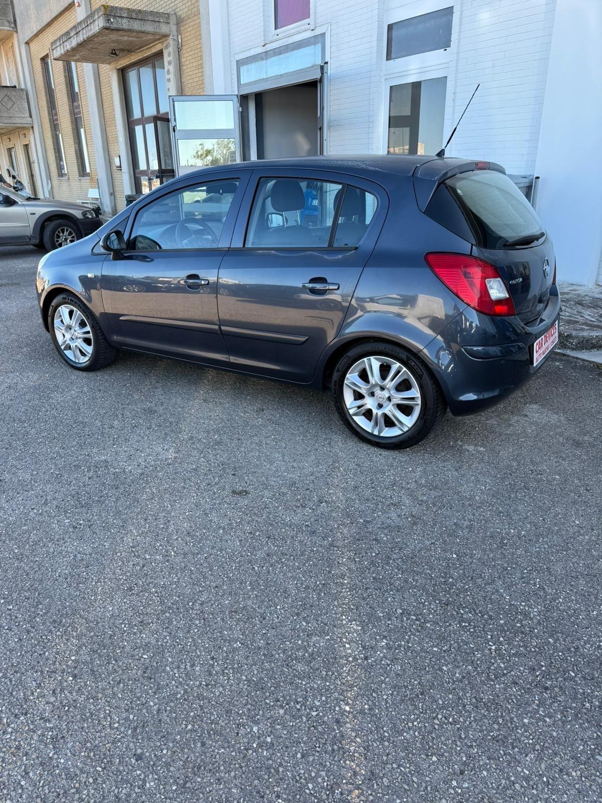 Opel Corsa 1.2 - GPL - NEOPATENTATI