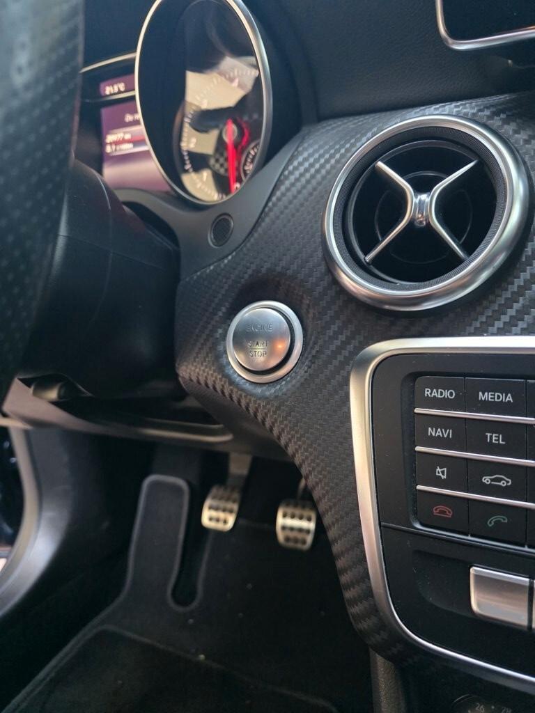 Mercedes-benz A 180 d Premium AMG