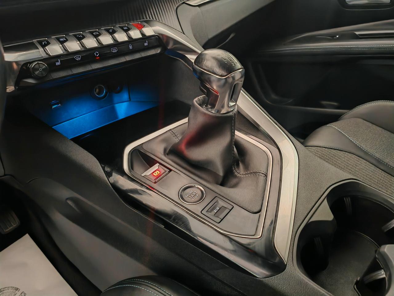 Peugeot 3008BlueHDi Allure navig cam 2021