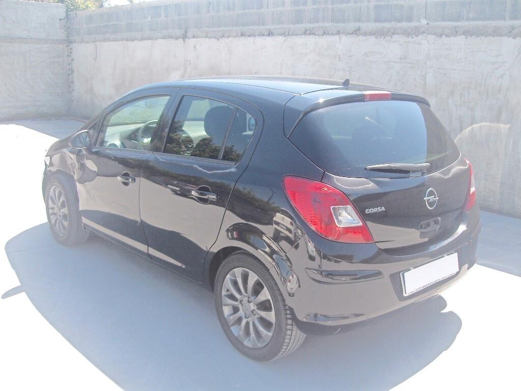 Opel Corsa 1.2 80CV 5 porte GPL-TECH Edition