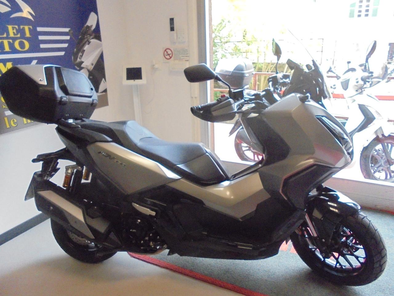 Honda ADV 350 ABS + TCS