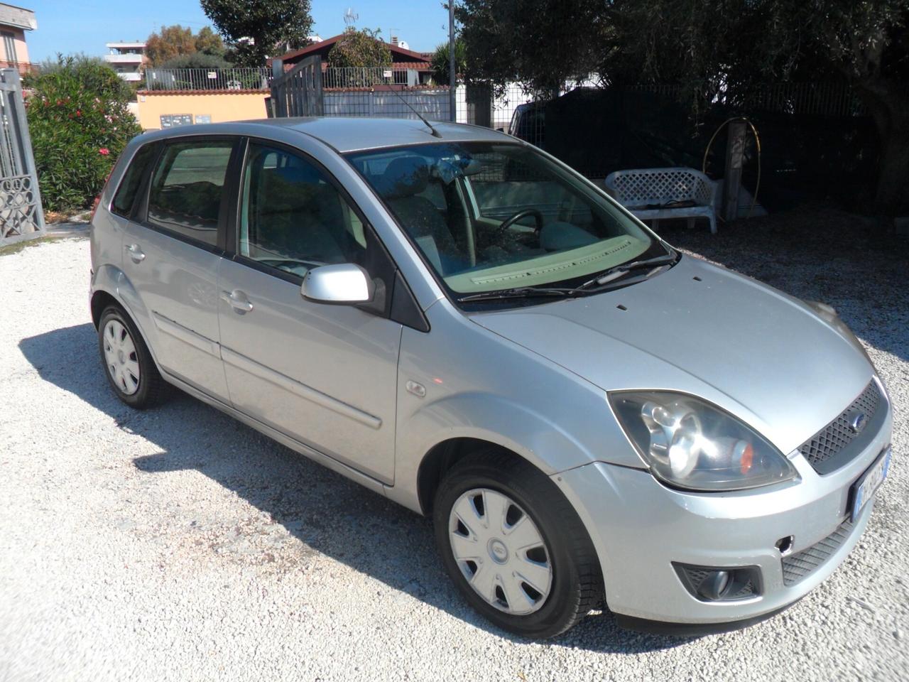 Ford Fiesta 1.2 16V 5p. Ghia