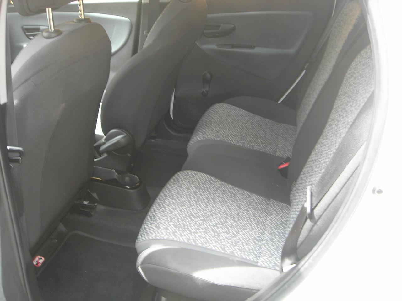 Lancia Ypsilon 1.0 FireFly 5 porte S&S Hybrid Ecochic Silver