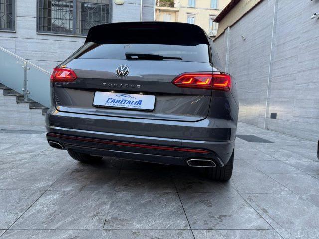 VOLKSWAGEN Touareg 3.0 V6 TDI 286 CV SCR R line tetto panoramico