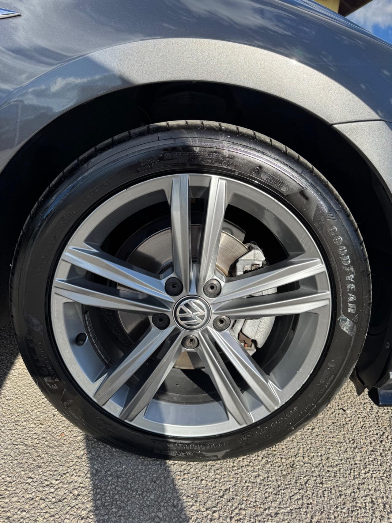 Volkswagen Golf 2.0 TDI R-LINE, FULL LED 150CV