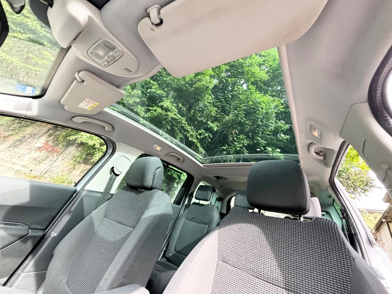 Peugeot 5008 2.0 HDi 150CV Allure