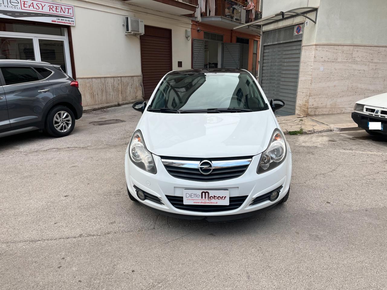 Opel Corsa 1.4 16V 3 porte Sport