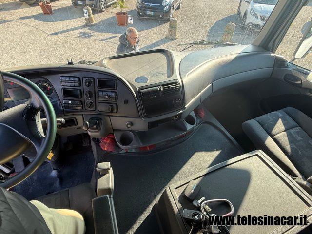 MERCEDES-BENZ ACTROS CON GRU HIAB 166 E-3 RADIOCOMANDO