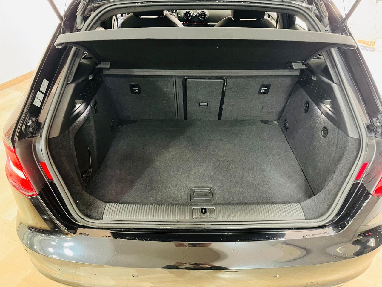 Audi A3 Sedan 1.6 TDI S-Line