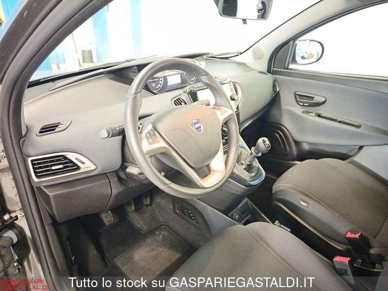 Lancia Ypsilon 1.0 FireFly 5 porte S&S Hybryd Gold