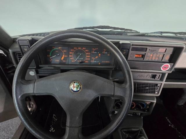 Alfa Romeo 75 75 3.0 V6 America