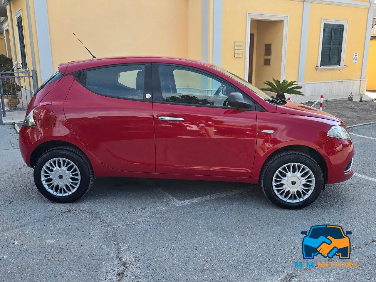 Lancia Ypsilon 5 Porte Ypsilon 0.9 t.air Silver ecochic metano 80cv