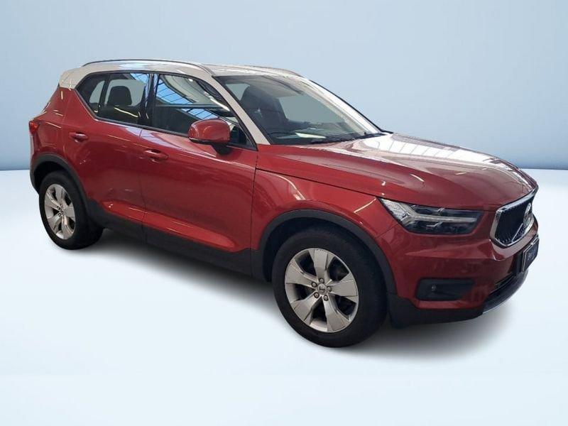 Volvo XC40 2.0 D4 MOMENTUM AWD GEARTRONIC
