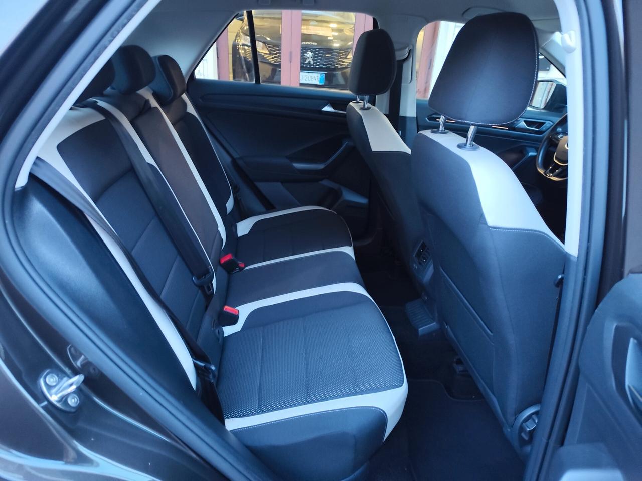 Volkswagen T-Roc 1.6 TDI 115CV DIESEL PERFETTA