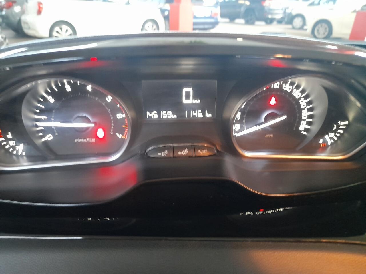 Peugeot 208 PureTech 82 5 porte Allure