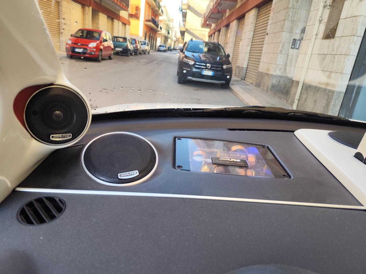 Volkswagen New Beetle SOUND QUALITY BRAND ALPINE WRAPPATA Auto demo