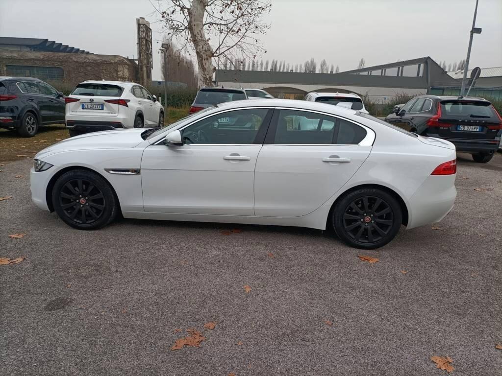 Jaguar XE 2.0 D Turbo 180CV aut. Prestige