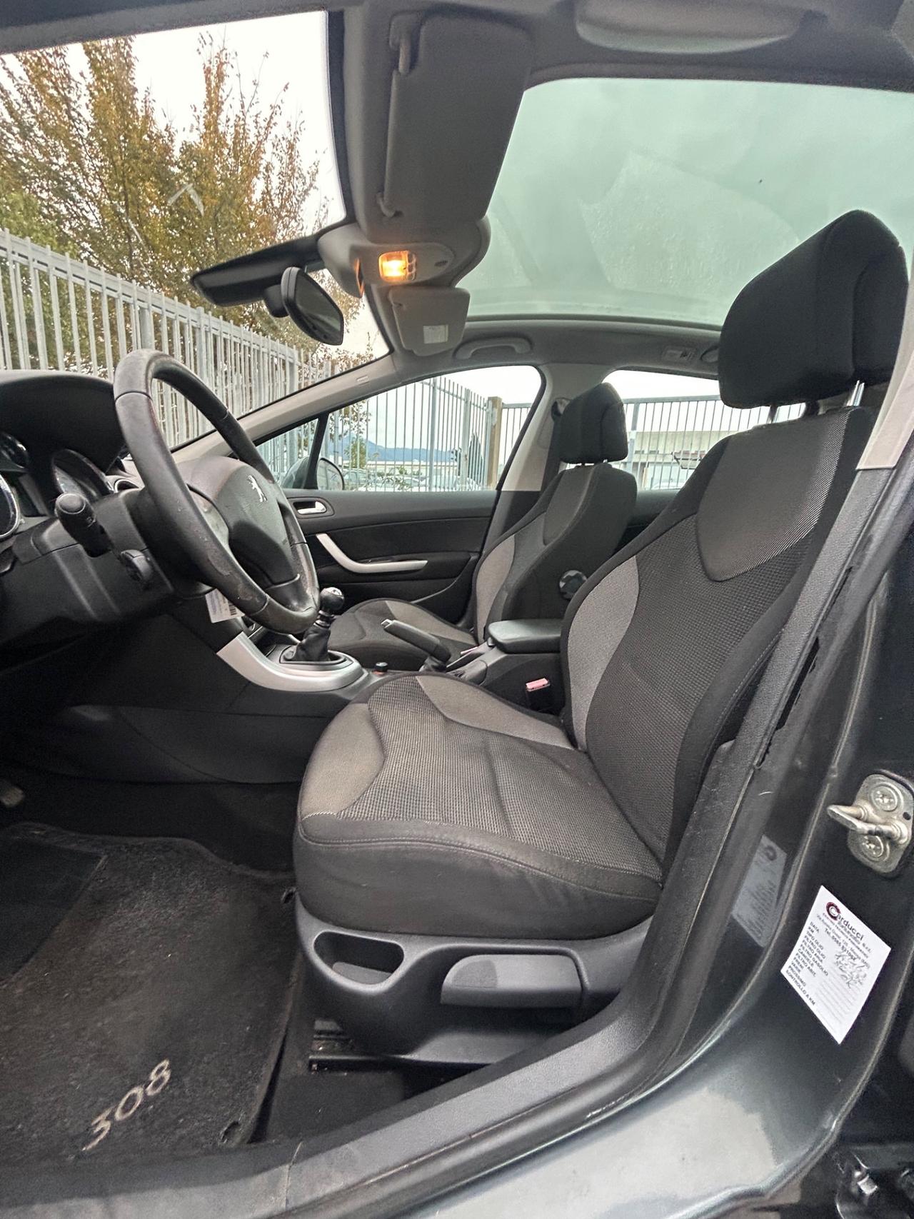 Peugeot 308 2.0 HDi 5p. Féline