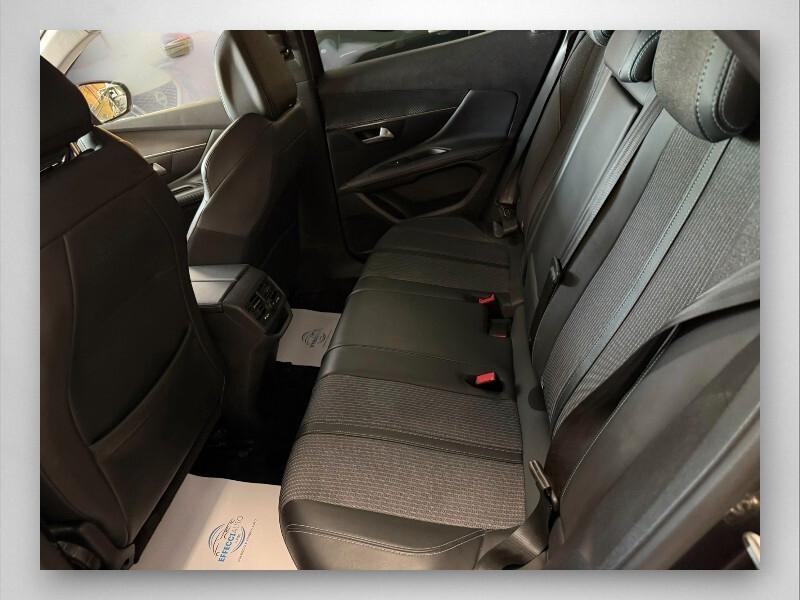Peugeot 3008 BlueHDi 130 S&S EAT8 Allure