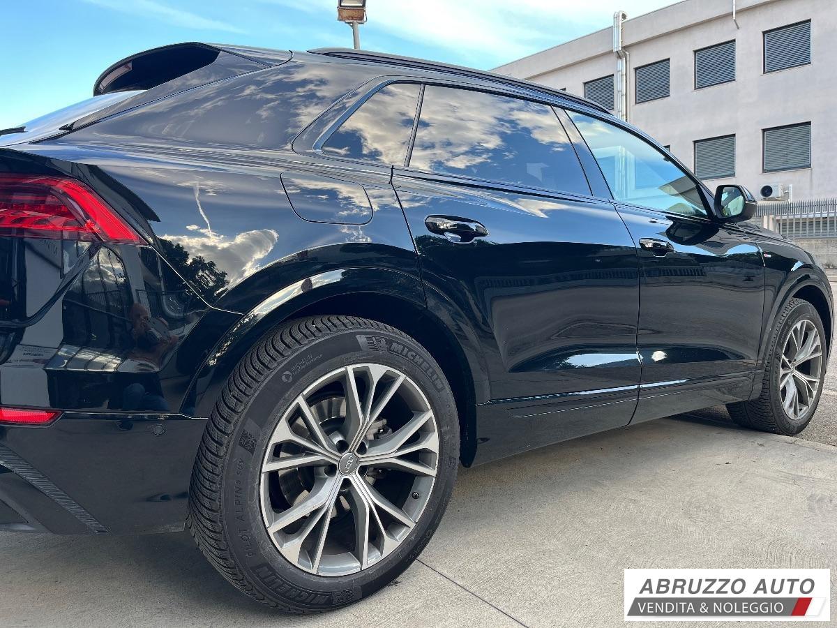 AUDI Q8 50 TDI 286 CV quattro tiptronic Sport Tetto+Gancio