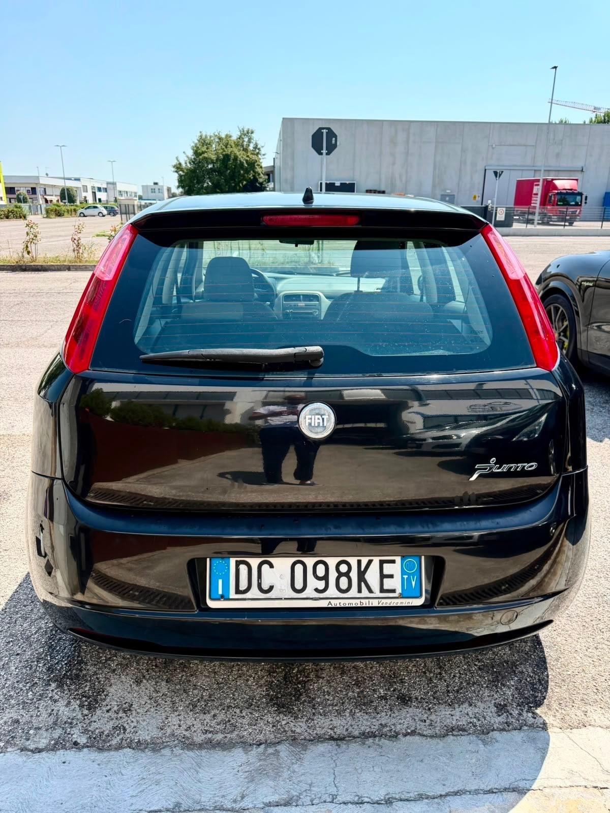 FIAT GRANDE PUNTO 1.2 BENZ - 5 PORTE-NEOPATENTATI