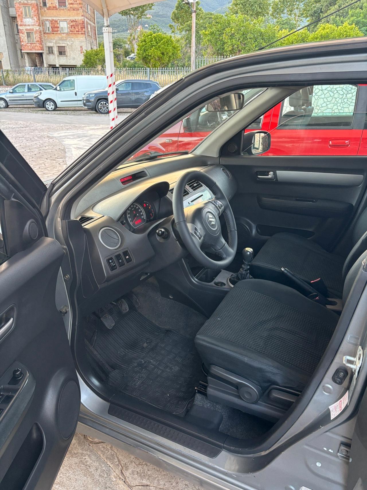 Suzuki Swift 1.3 DDiS 5p. GLX-2005