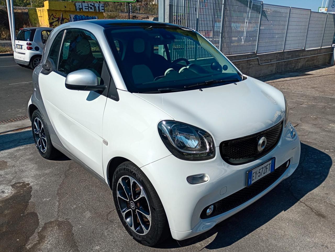 SMART FOR TWO 1.0 BENZINA 52 KW MANUALE 2015 PASSION