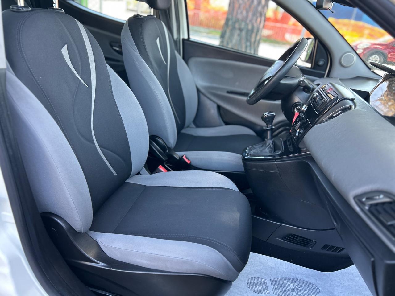 Lancia Ypsilon 1.2 69CV *GPL VALIDO 2027*NEOPATENTATI*