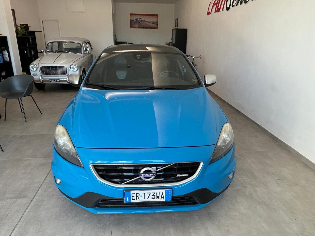 Volvo V40 T3 R-design