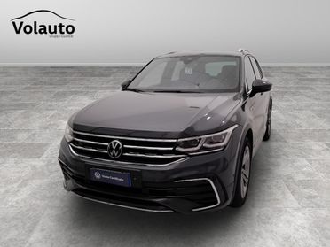 VOLKSWAGEN Tiguan II 2021 - Tiguan 2.0 tsi R-Line 4motion 190cv dsg