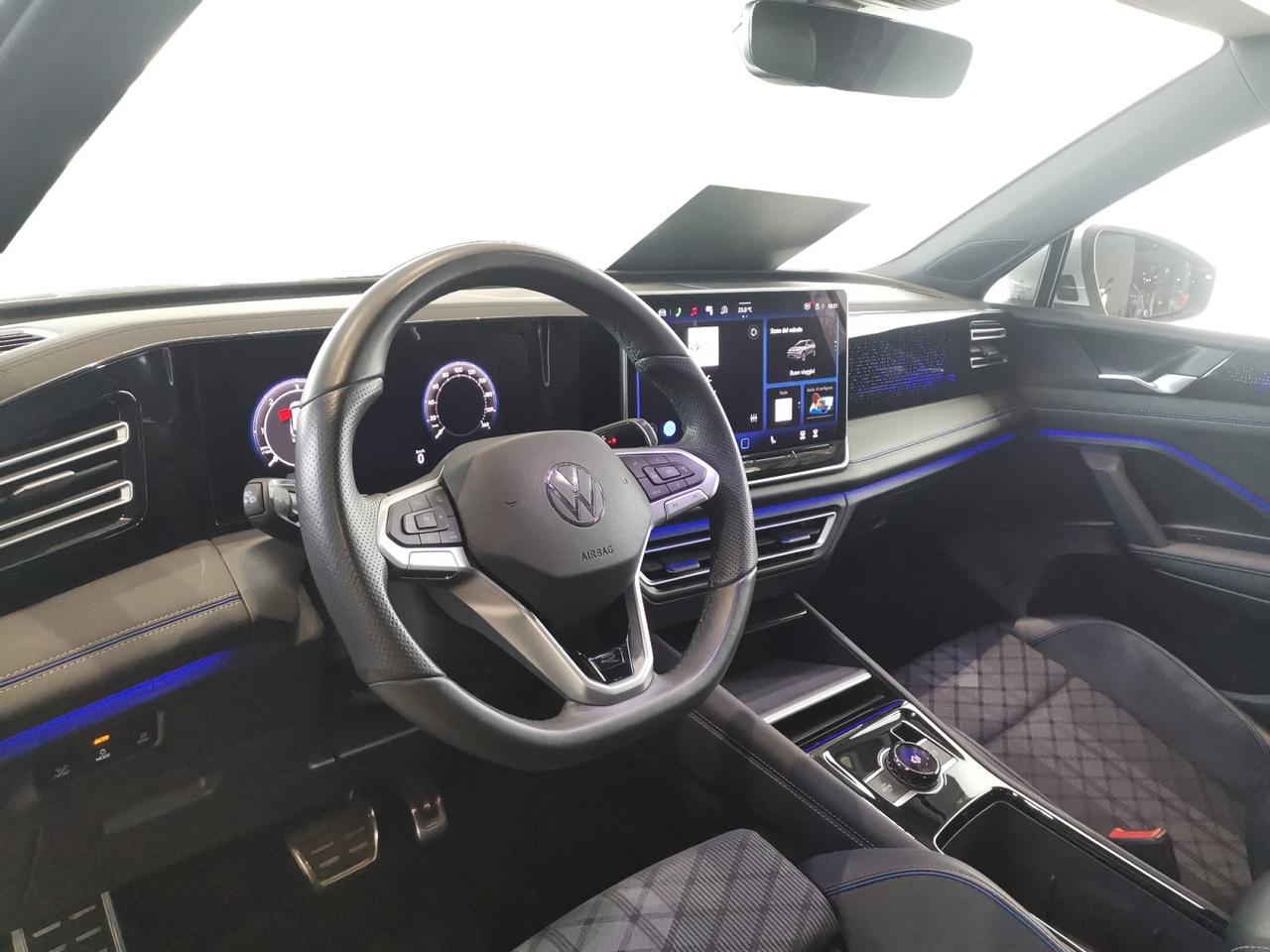 VOLKSWAGEN Tiguan III 2024 - Tiguan 2.0 tdi R-Line 150cv dsg