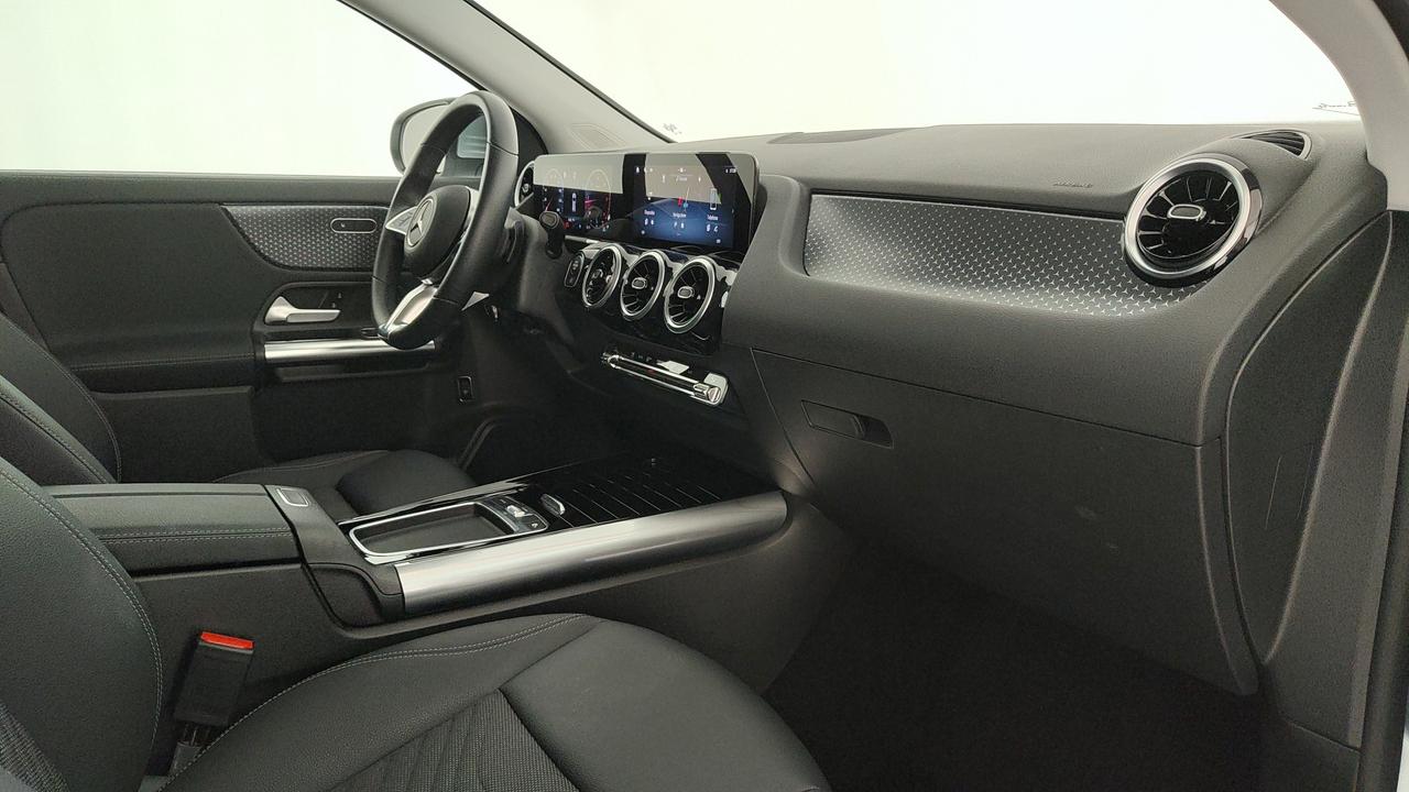 Mercedes-Benz GLA 180 d Progressive Advanced auto