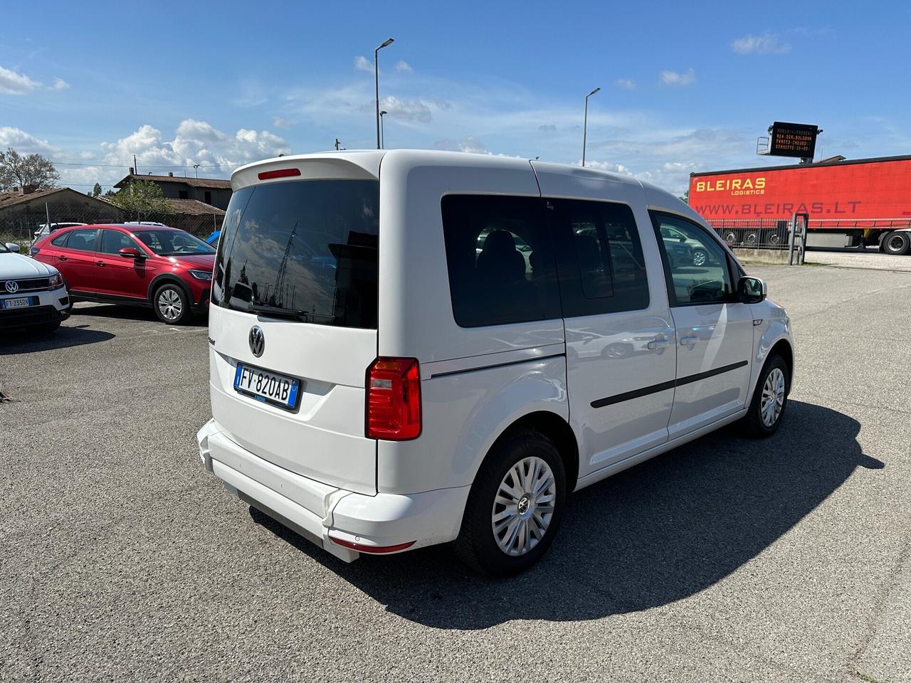 Volkswagen Caddy Pianale Ribassato PER DISABILI 2.0 TDIHighline - 2019