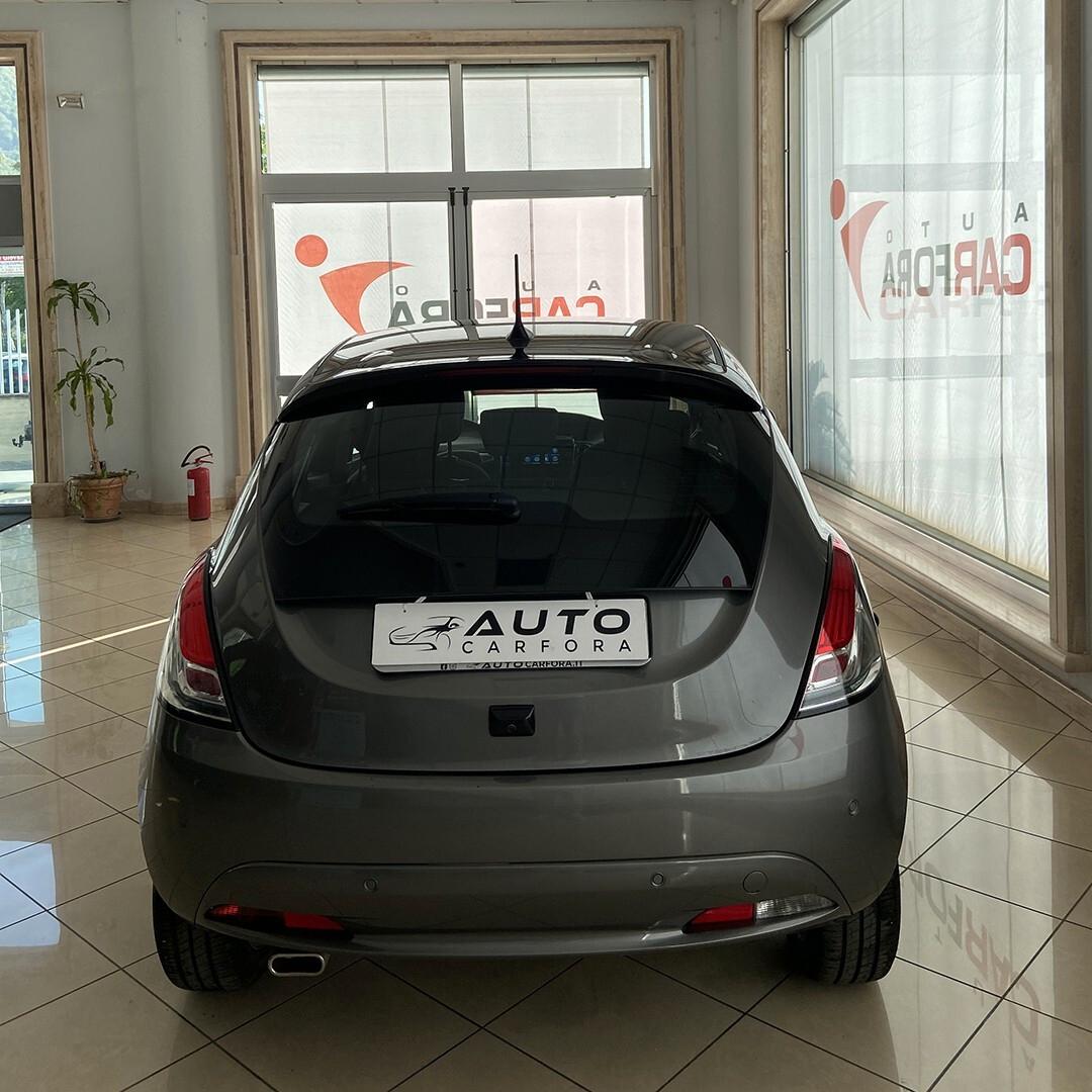 Lancia Ypsilon 1.0 FireFly 5 porte S&S Hybryd Gold