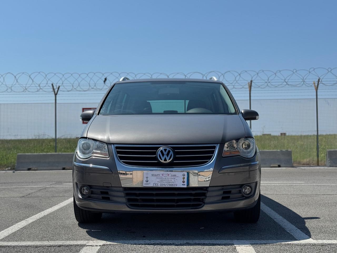 Volkswagen Touran 2.0TDI DSG 140 CV 7 POSTI HIGHLINE 12 MESI DI GARANZIA