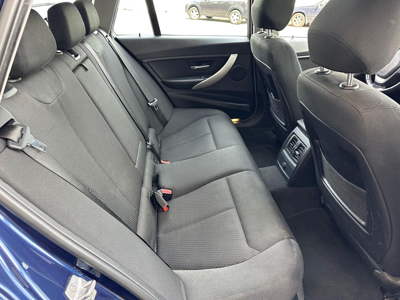 Bmw 320 Toruring Business Advantage 320 d #10348