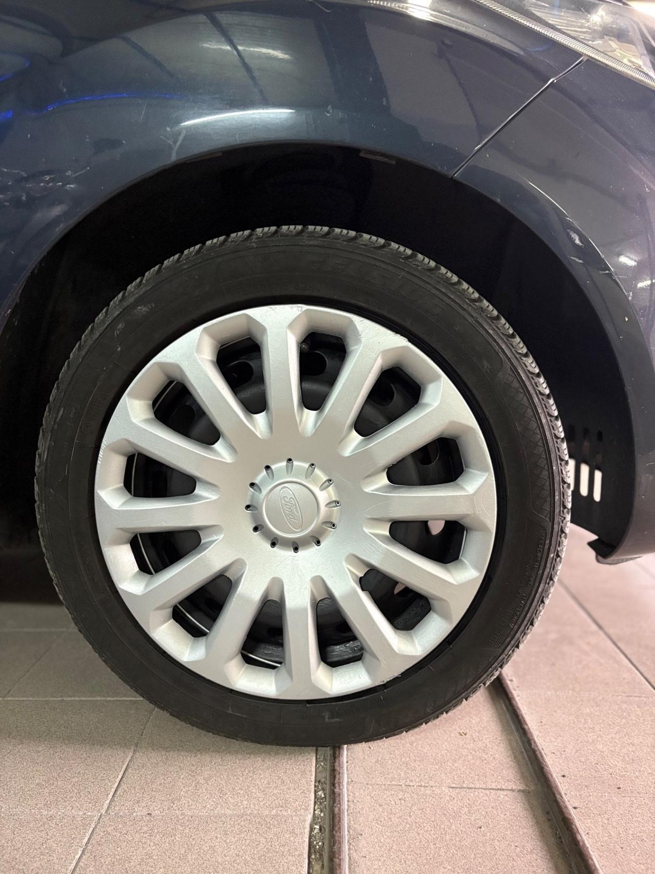 Ford Fiesta 1.2 benzina 5 porte