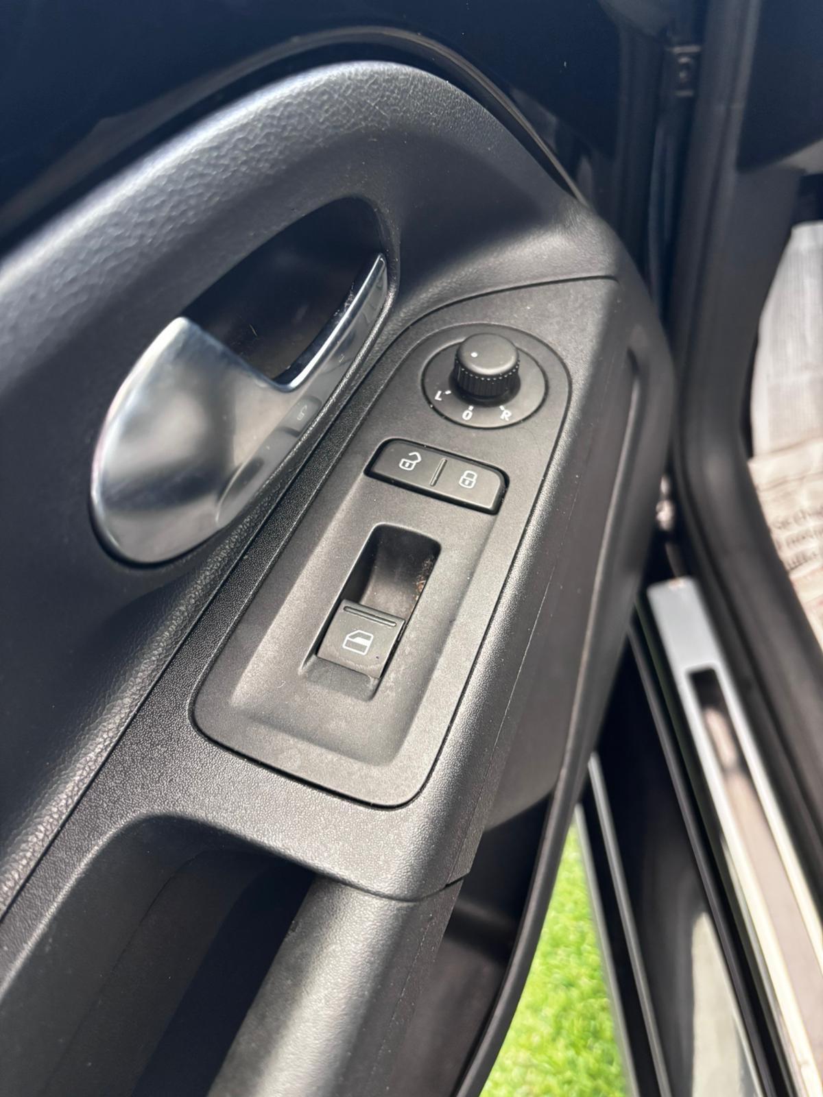 Volkswagen up! 1.0 75 CV high