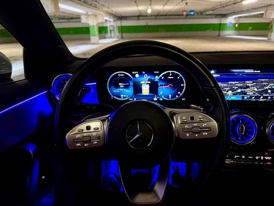 MERCEDES BENZ CLA 200 D TETTO APRIBILE