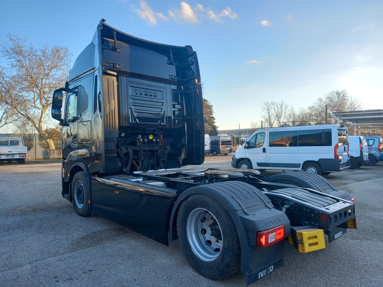 IVECO AS440ST / S-WAY 570 (C10)