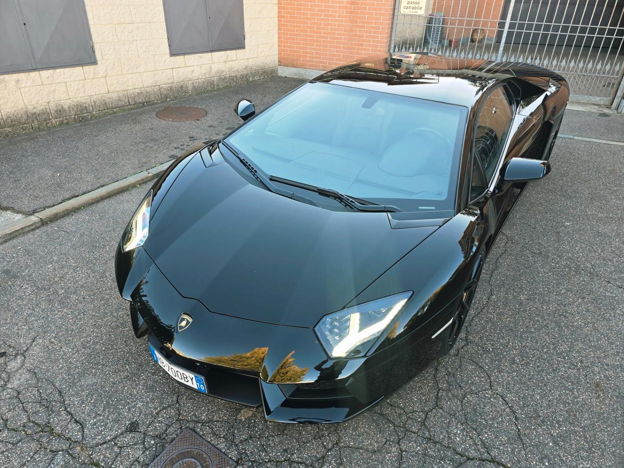 LAMBORGHINI Aventador 6.5 V12 LP700-4