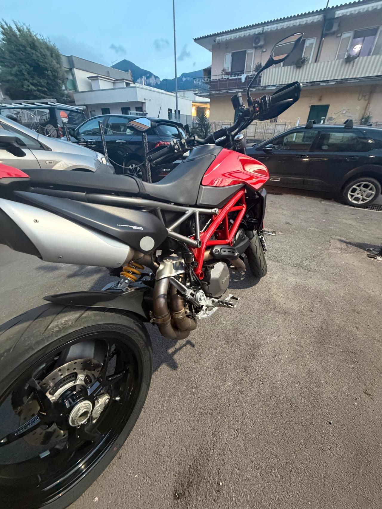 Ducati Hypermotard 950