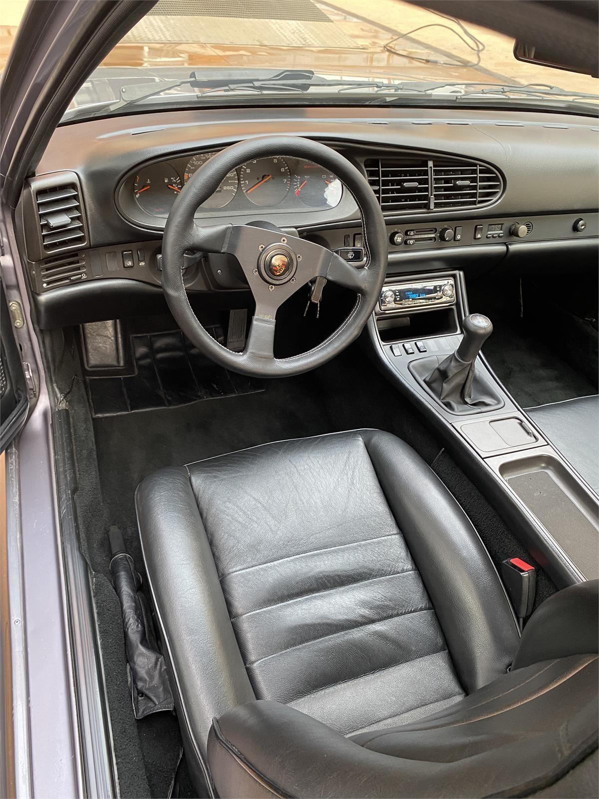 PORSCHE 944 S