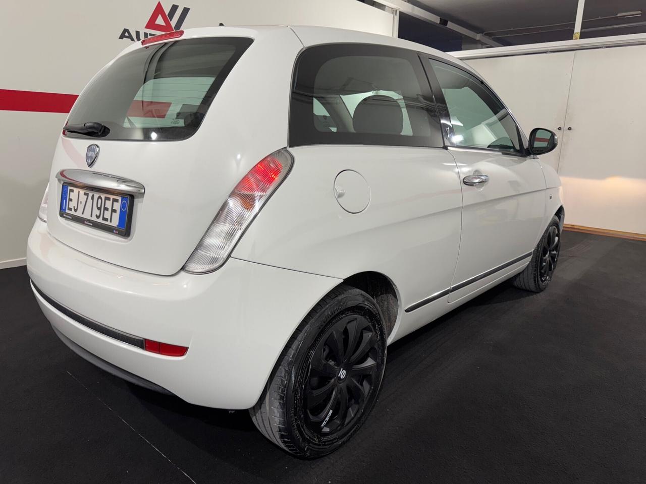 Lancia Ypsilon 1.2 69 CV Platinum*NEOPATENTATI*