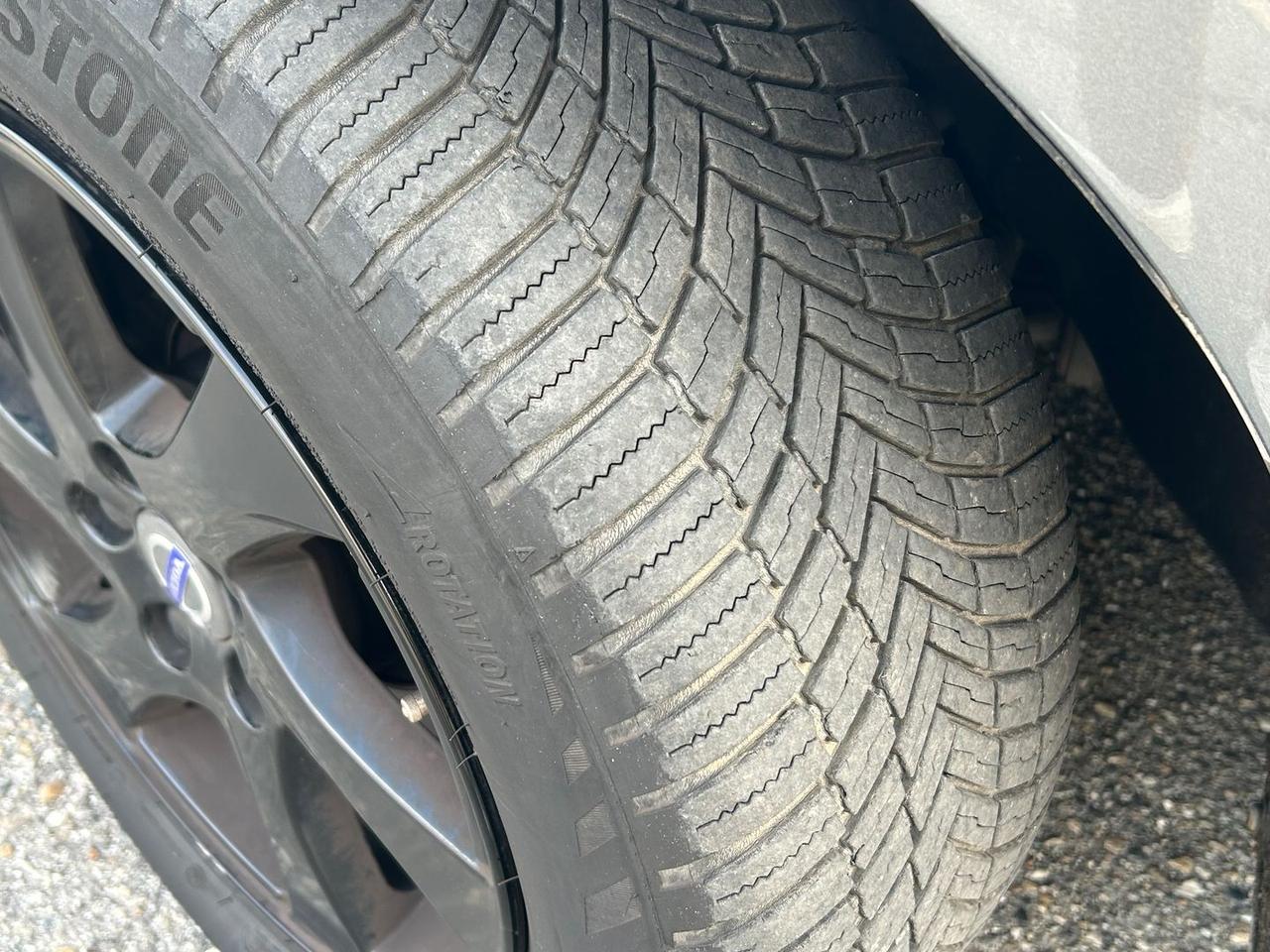 Volvo V40 Kinetic 2.0 D3 #9721