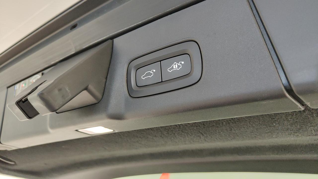 VOLVO V90 Cross Country 2.0 d5 pro awd geartronic
