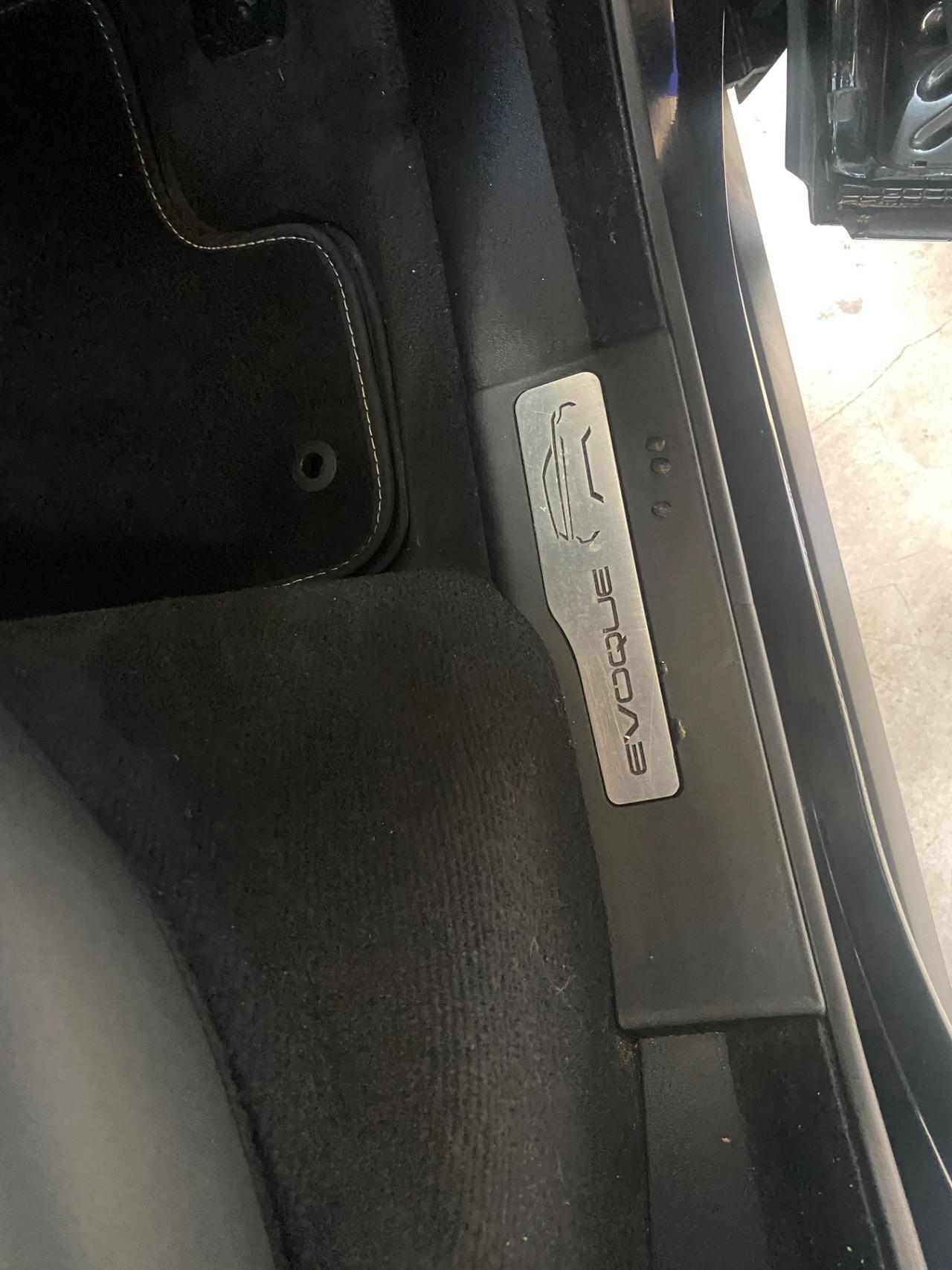Land Rover Range Evoque 2.2 TD4 5p. Pure Tech Pack
